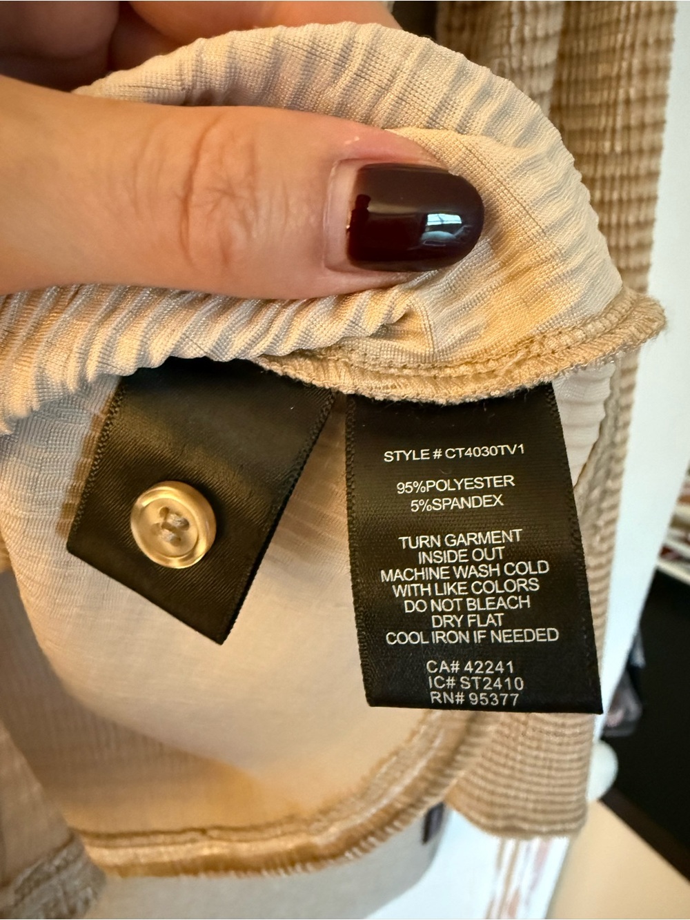 Sanctuary Cream Frosted Almond Textured Velvet Long-Sleeve Button-Front Shirt - Picture 4 of 9